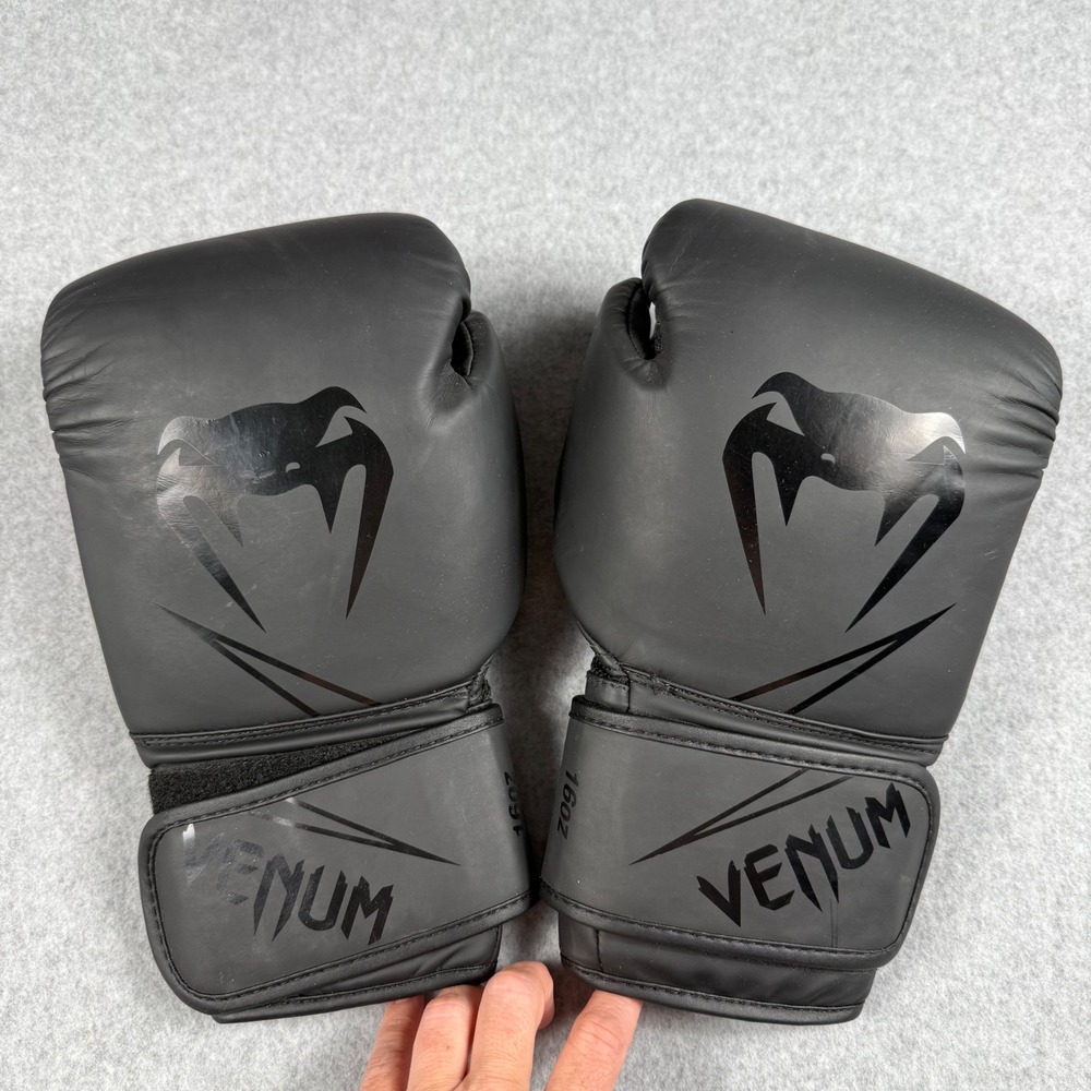 Venum Elite Boxing Gloves 16 oz Black MMA Muay Thai Kickboxing Training Sparring